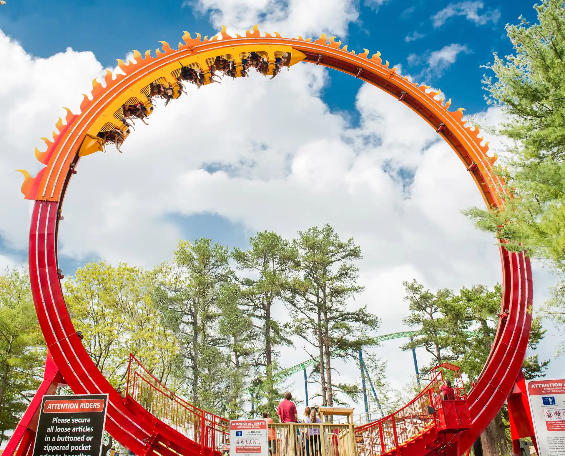 Blog - El Diablo Roller Coaster in Dollywood